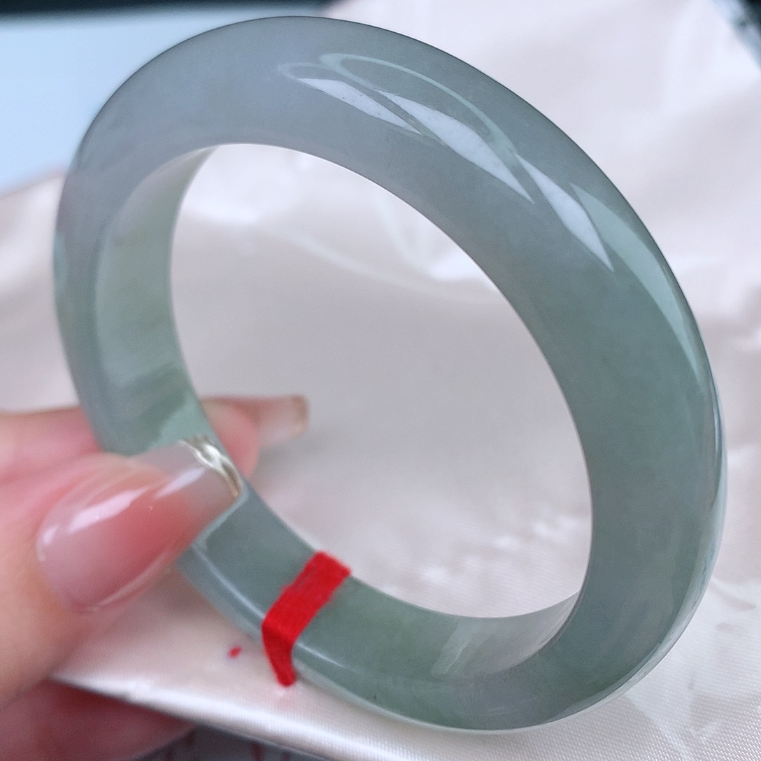 翡翠手镯未镶嵌天然