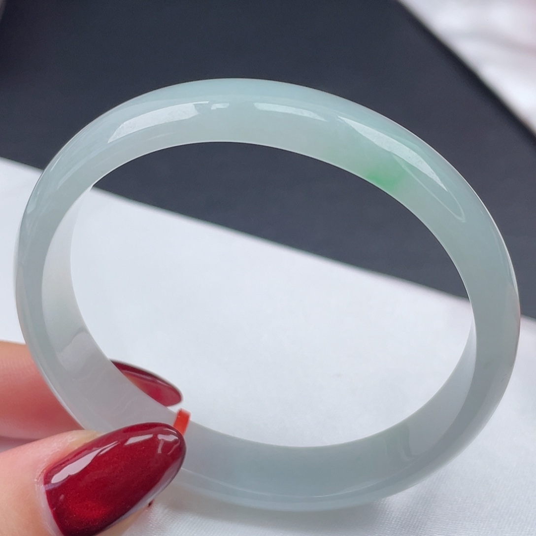 翡翠未镶嵌手镯55贵妃