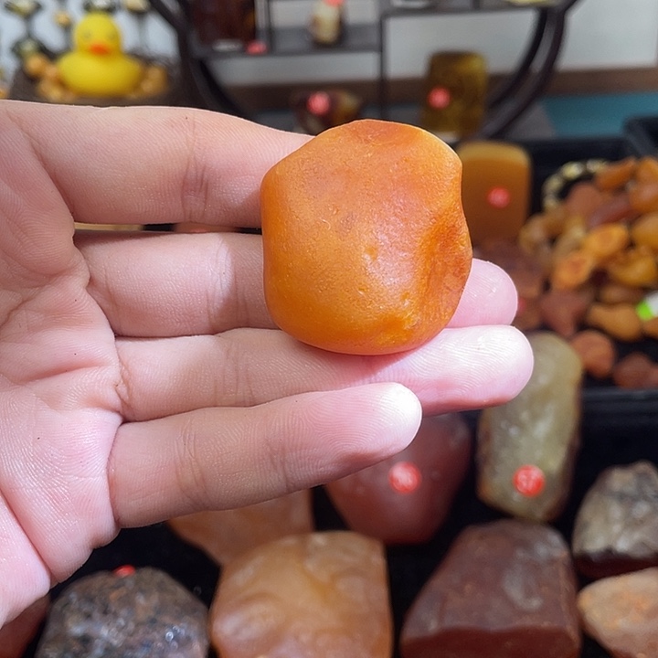 蜜蜡未镶嵌珠宝奇石