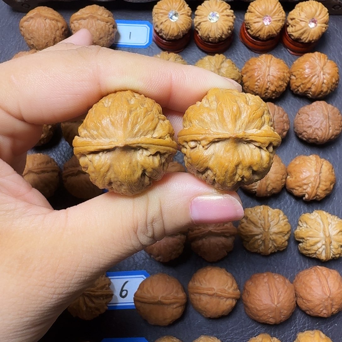 9***.文玩核桃把件30尺至尊元宝