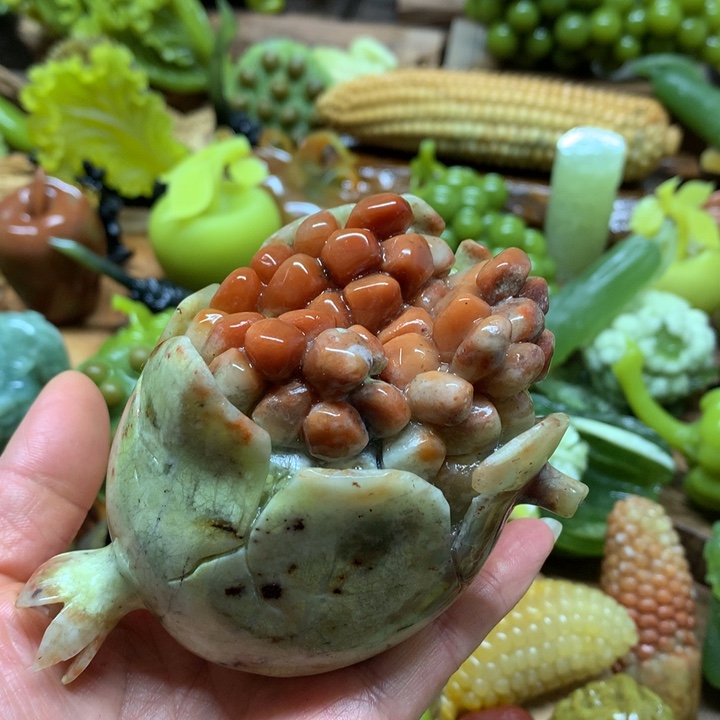 蛇纹石玉摆件未镶嵌