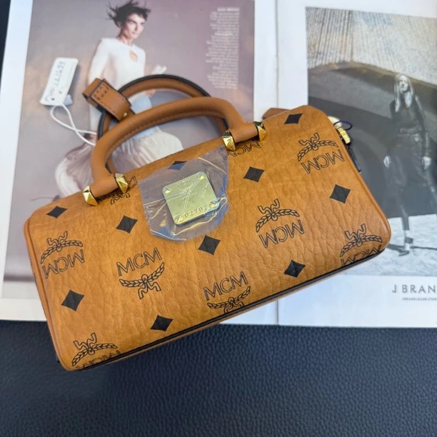 99新 MCM 大麦中古/mcm干邑色波士顿/斜挎包
