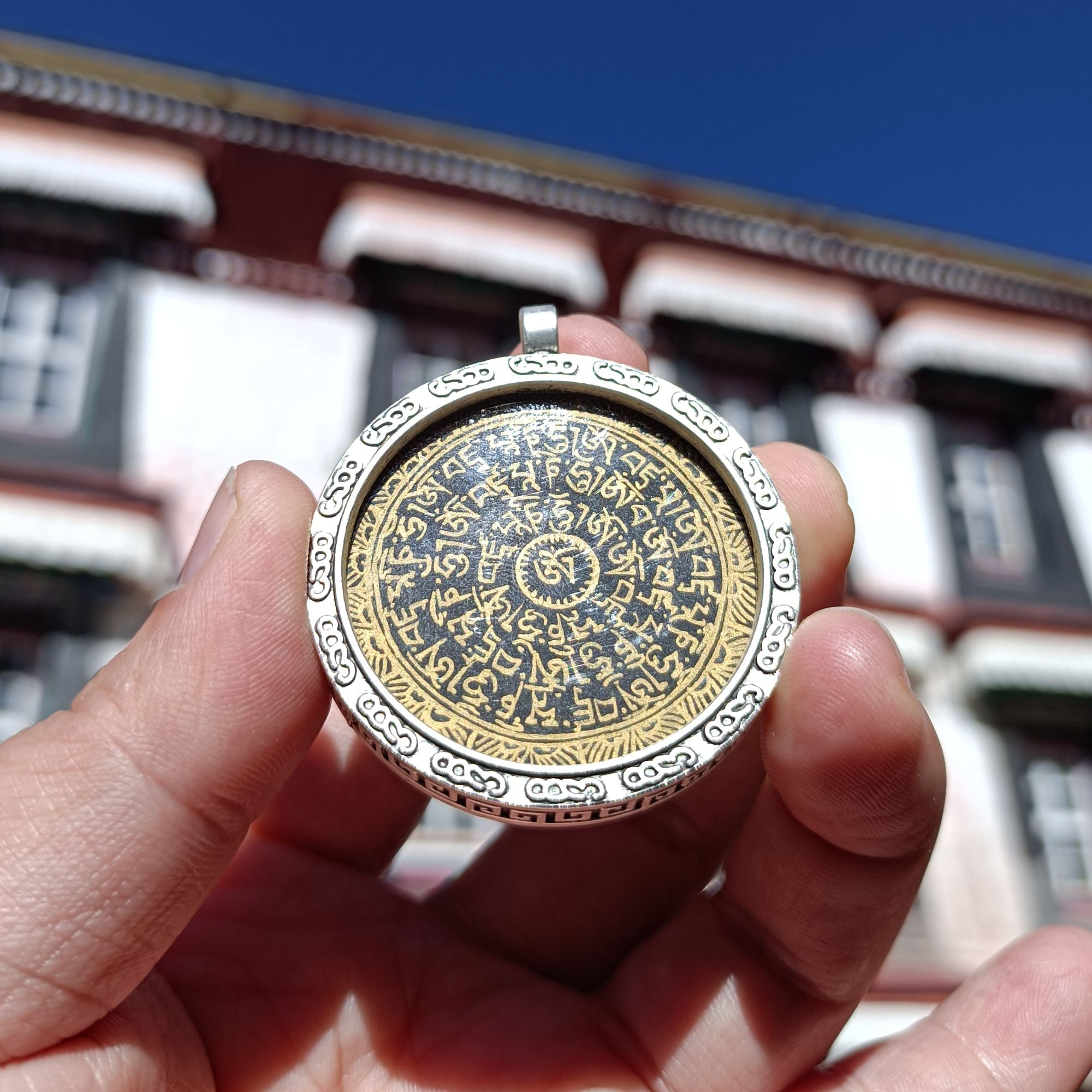 【六字箴言】定制纯手绘唐卡3.0圆卡 吊坠 西藏直发 矿物颜料 非遗