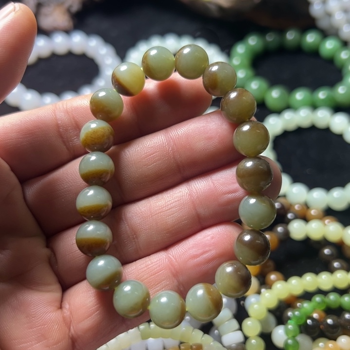 哈***丫和田玉（糖玉）未镶嵌手链