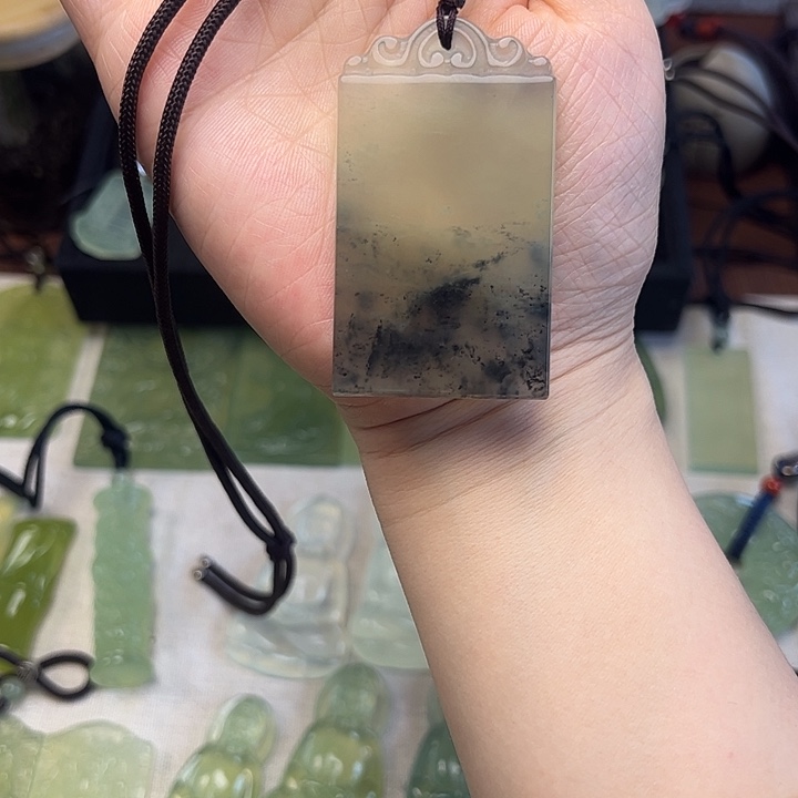 岫玉合金颈饰不退不换