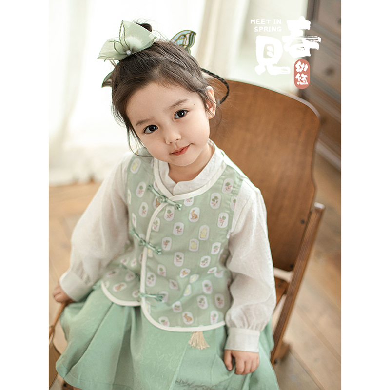 YOEHYAUL/幼悠幼悠春贰波【花栖玫瑰】女童复古小兔提花马甲 CC0018