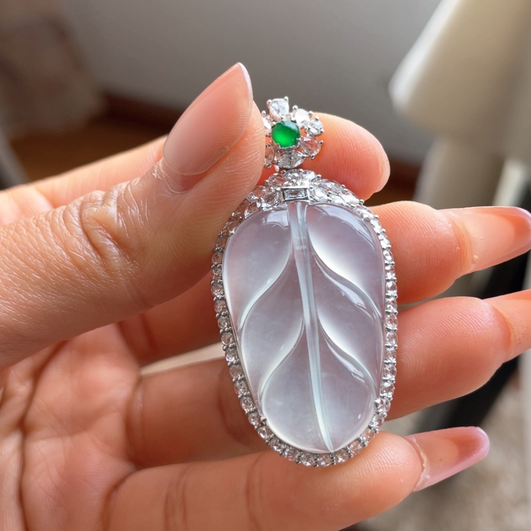 翡翠颈饰18K金镶嵌冰叶子