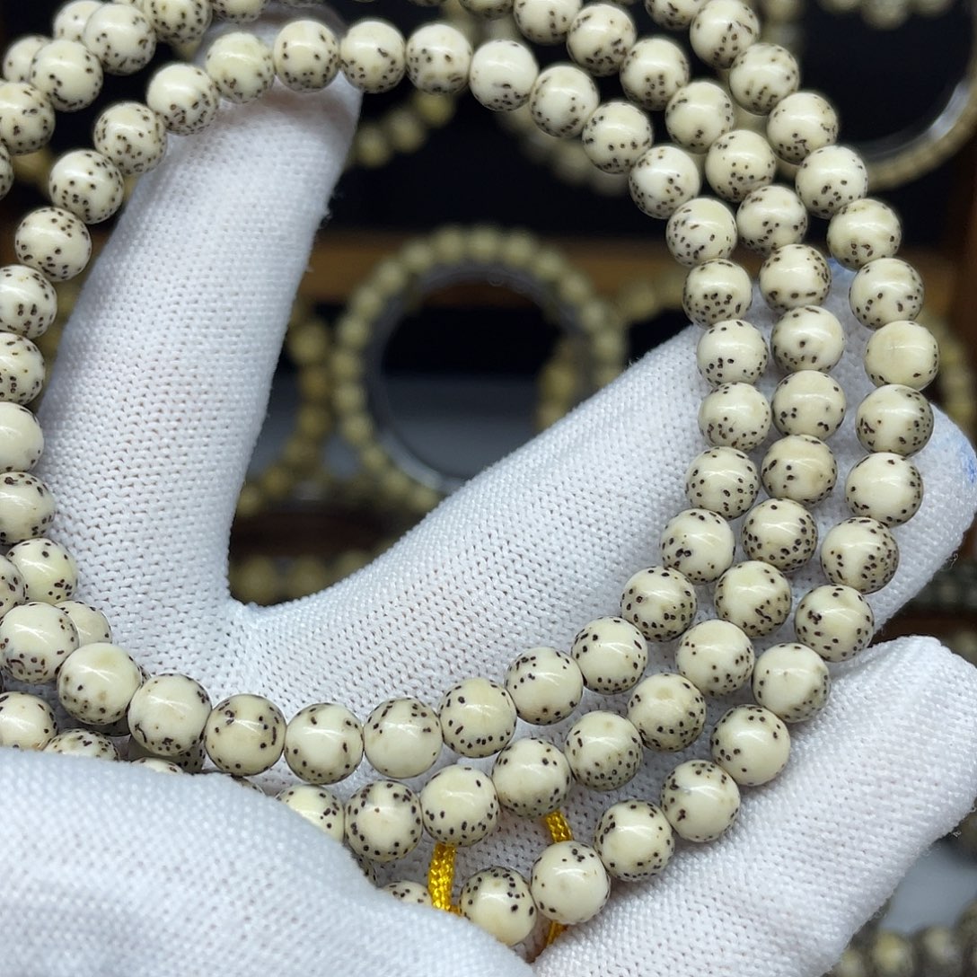 手串星月菩提7圆珠，绿背河豚