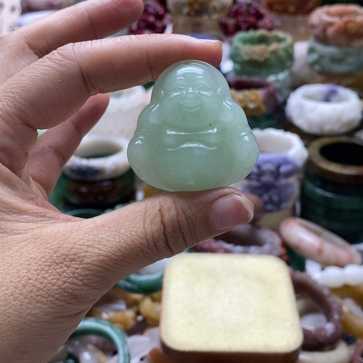 氯****石英质玉未镶嵌手镯