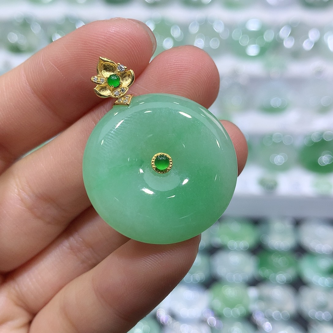 翡翠吊坠(不含链)未镶嵌