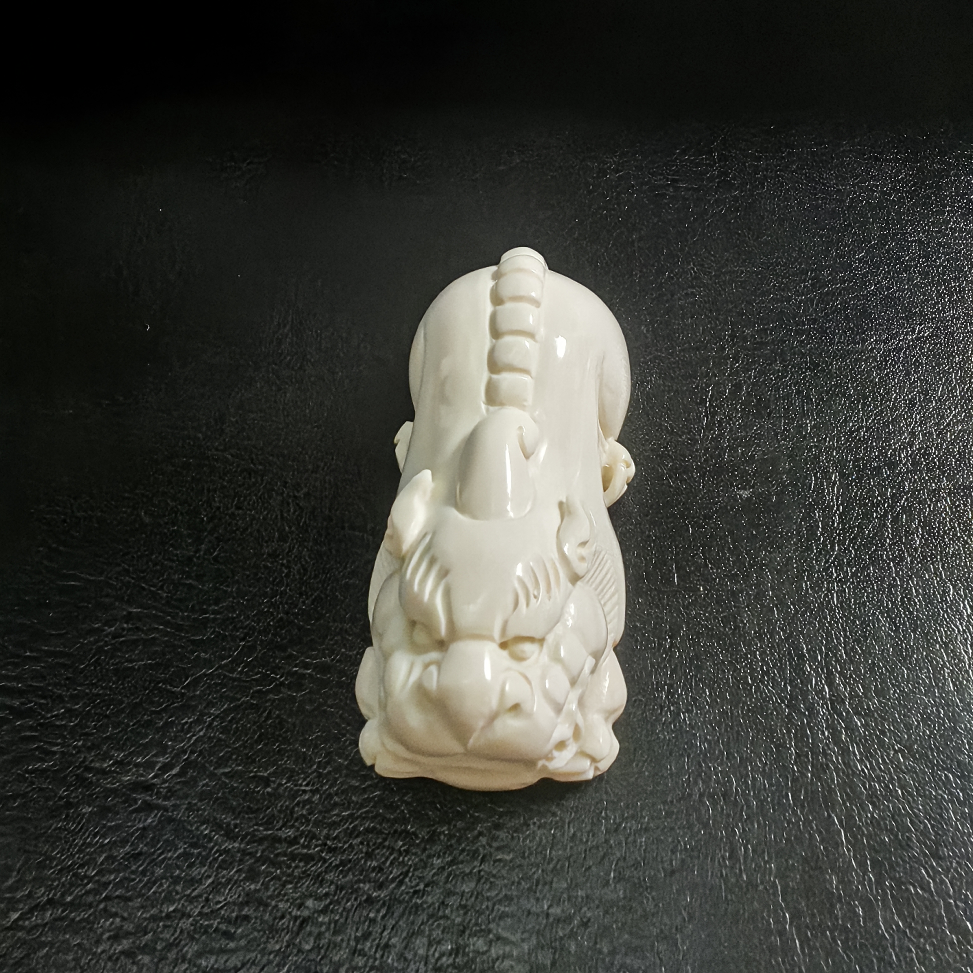 猛犸约22.3克雕刻件ZL4053