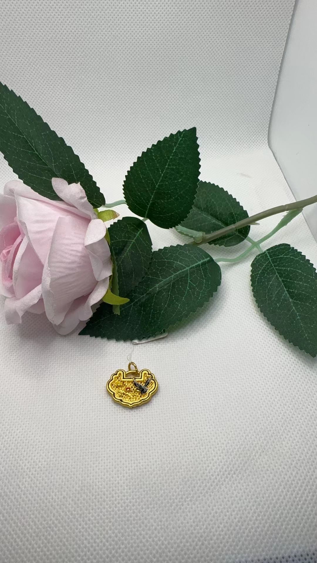 红飞珠宝足金吊坠