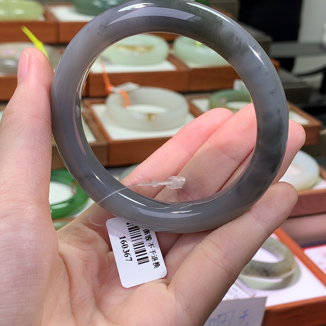 和田玉未镶嵌手镯57