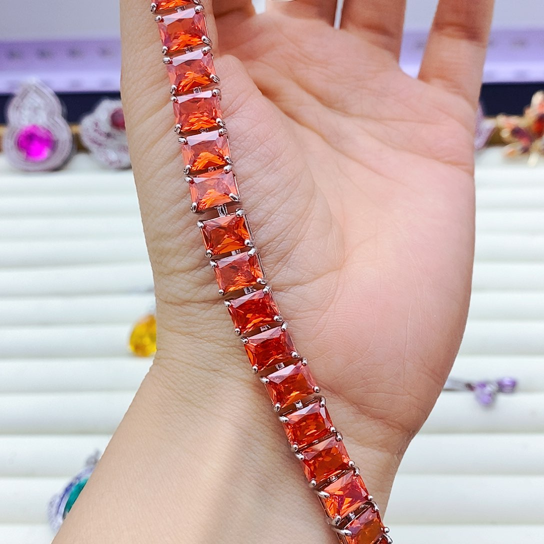 未镶嵌手链石榴石（芬达石）