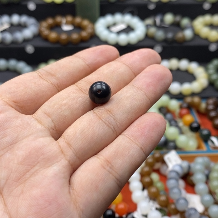 牵***羊未镶嵌手串和田玉Q卡10墨玉
