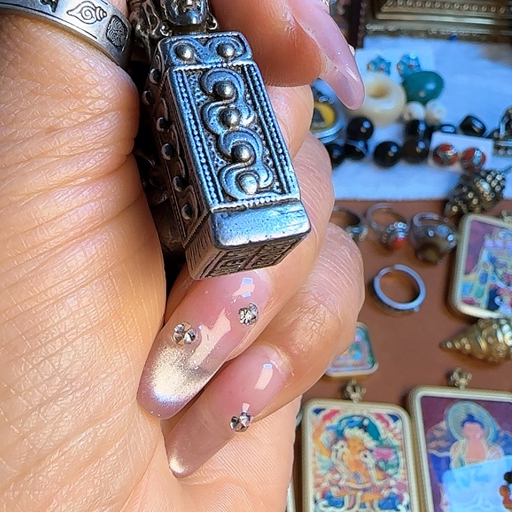 泥塑D*范谢谢，扎西德勒