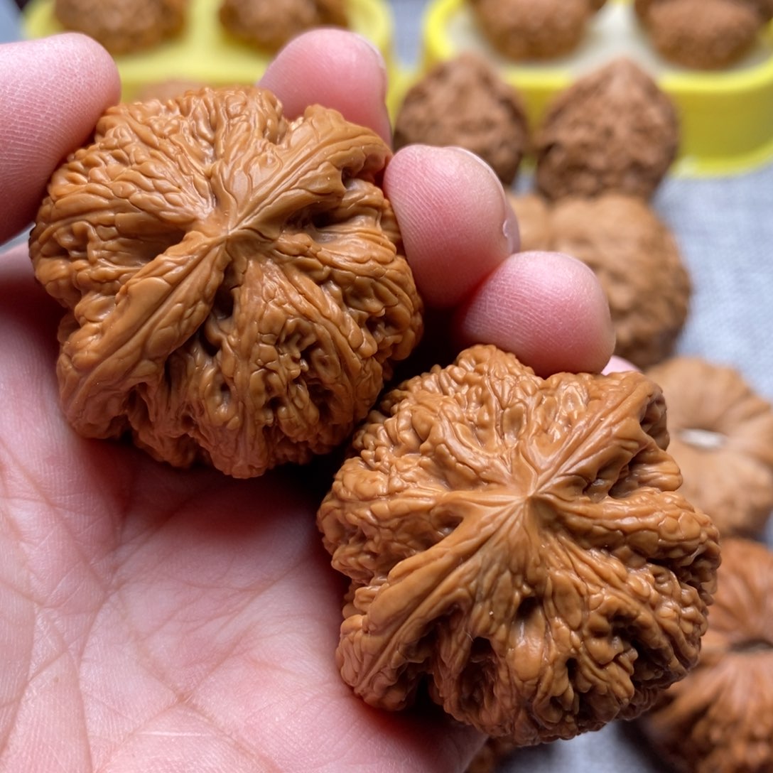 文玩核桃把件峰42粗筋精品