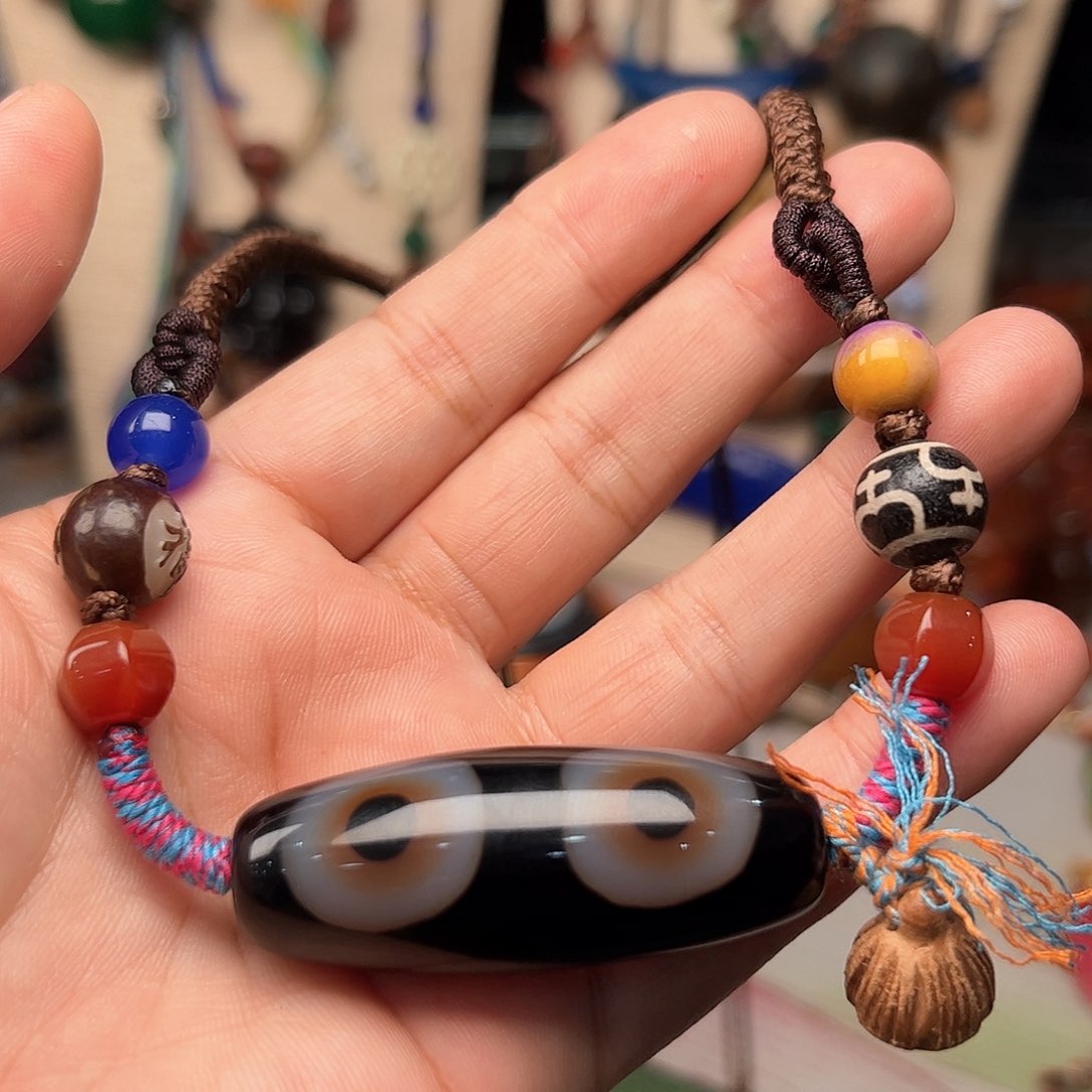 玛瑙/玉髓颈饰未镶嵌王***?