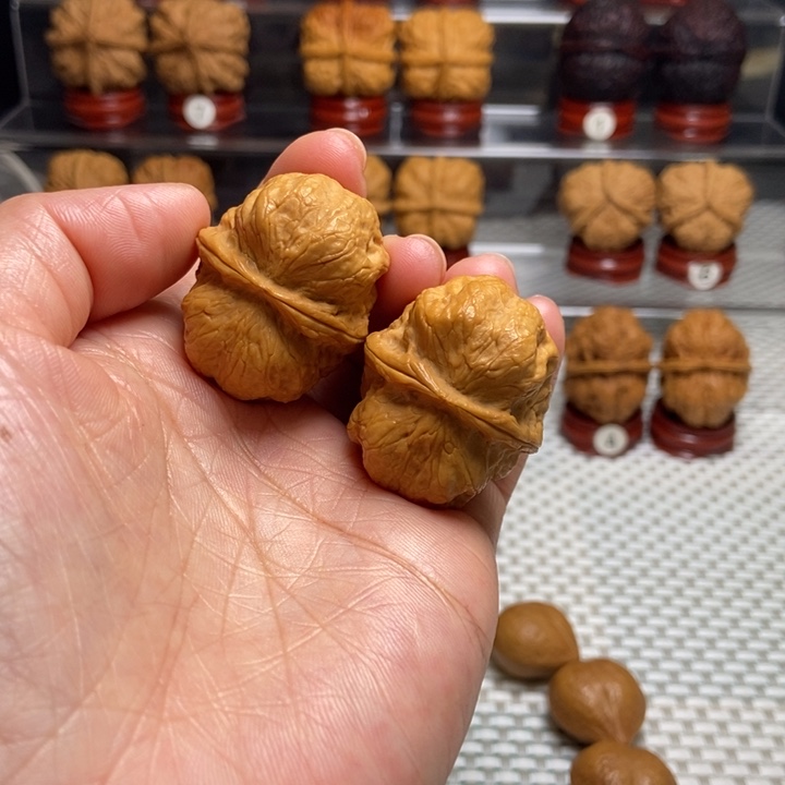 文玩核桃把件6玉龙金蟾