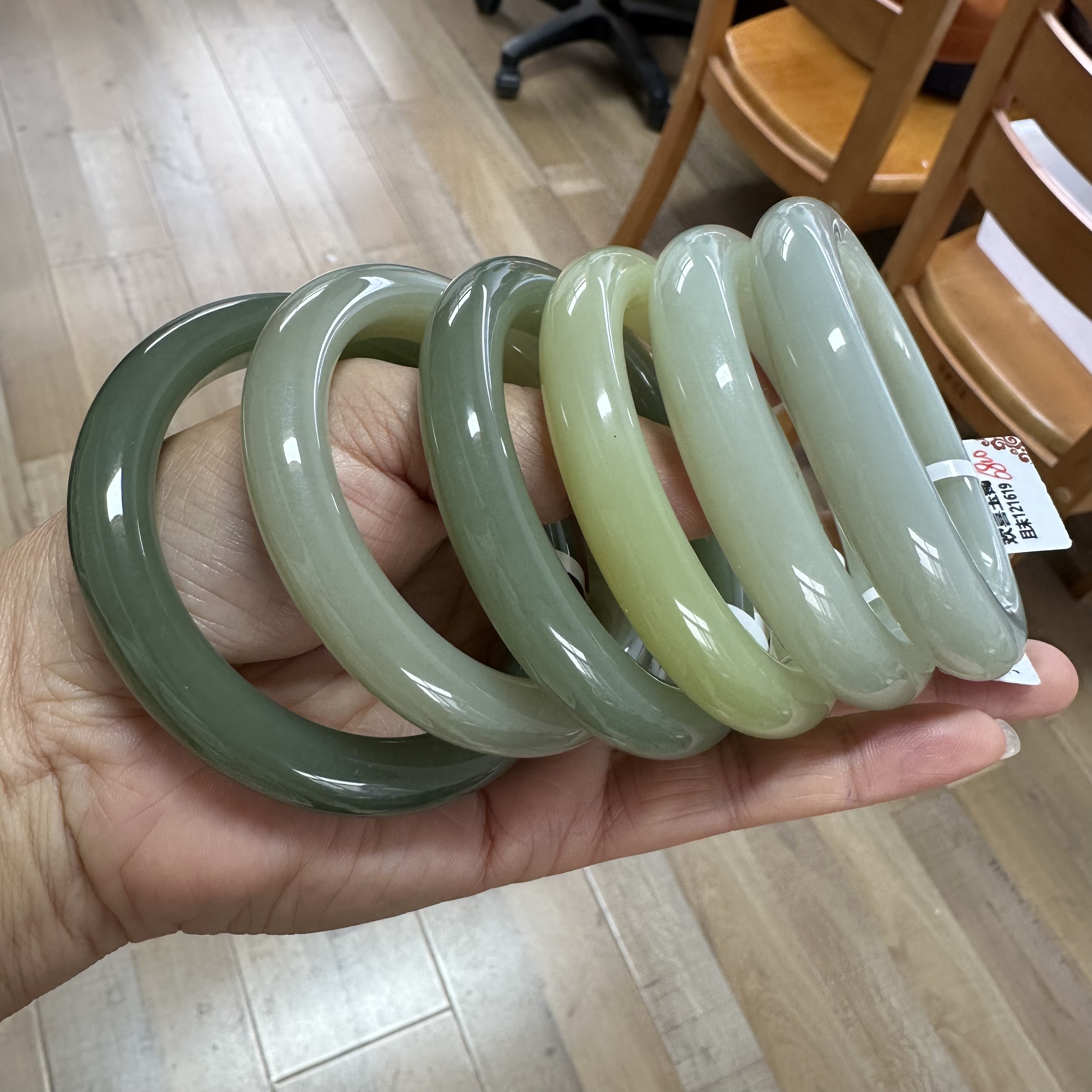 新疆和田玉手镯且末料镯子多样性拍一发一50-63颜色条形随机发