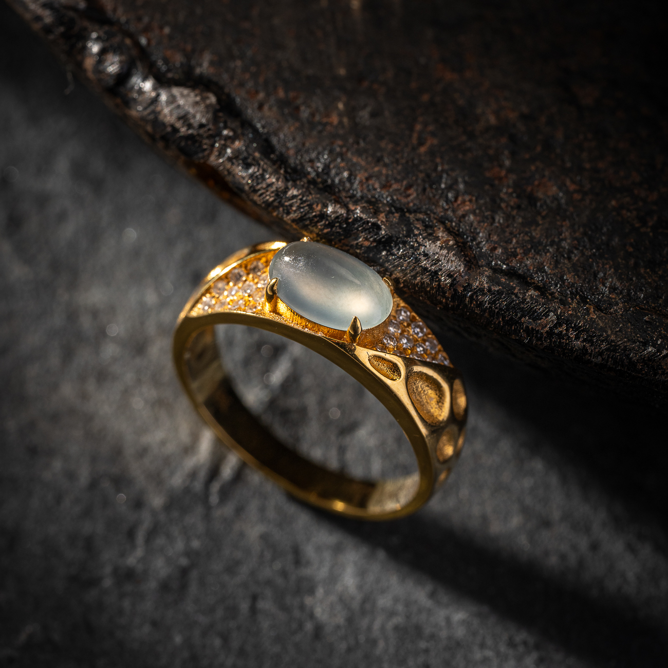 玻璃种翡翠蛋面戒指 18K金钻石   0113072