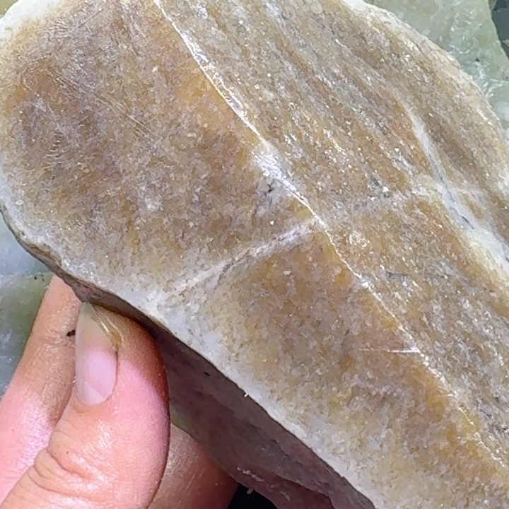 和田玉未镶嵌珠宝半成品