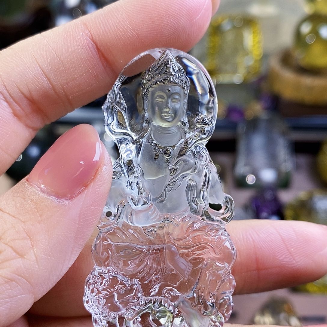 水晶天然水晶吊坠漂亮赠珠链未镶嵌顽*