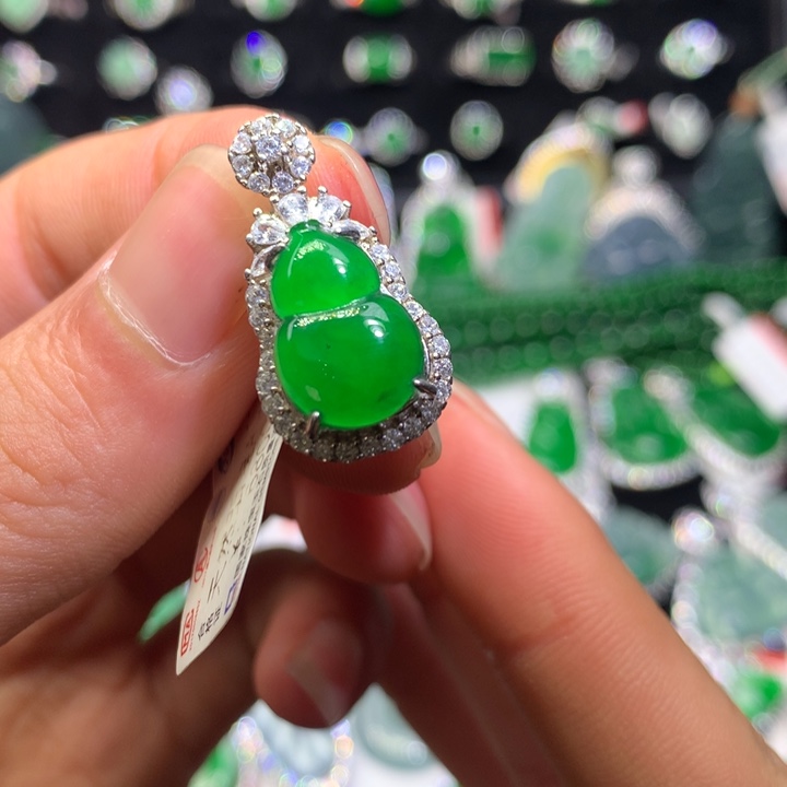 【闪购商品】翡翠颈饰银S925镶嵌葫芦吊坠