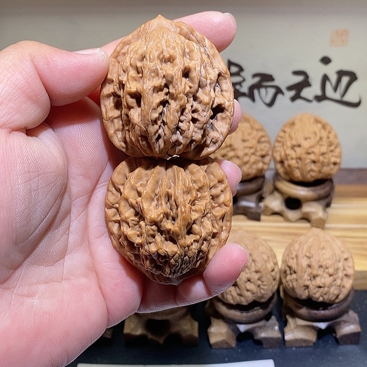 文玩核桃把件e***n41➕虎头有磕尖