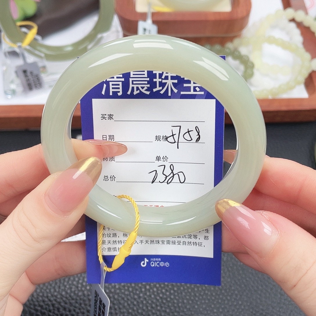 和田玉未镶嵌手镯