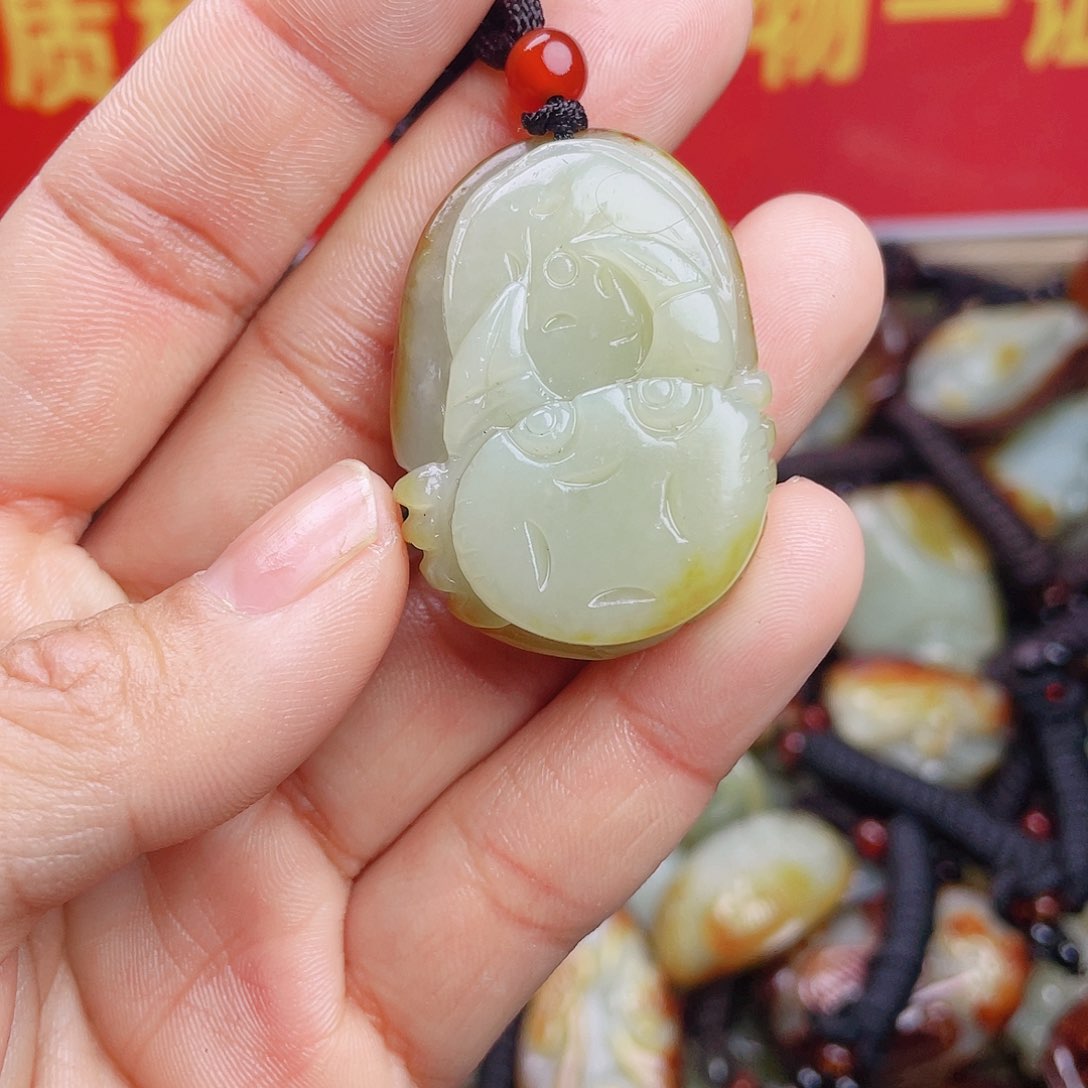 和田玉颈饰未镶嵌