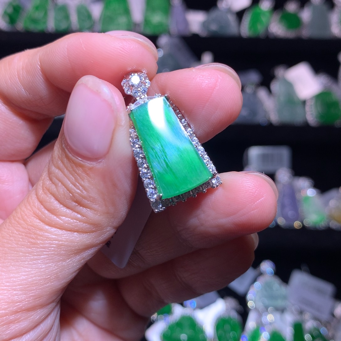【闪购商品】银S925镶嵌翡翠耳饰