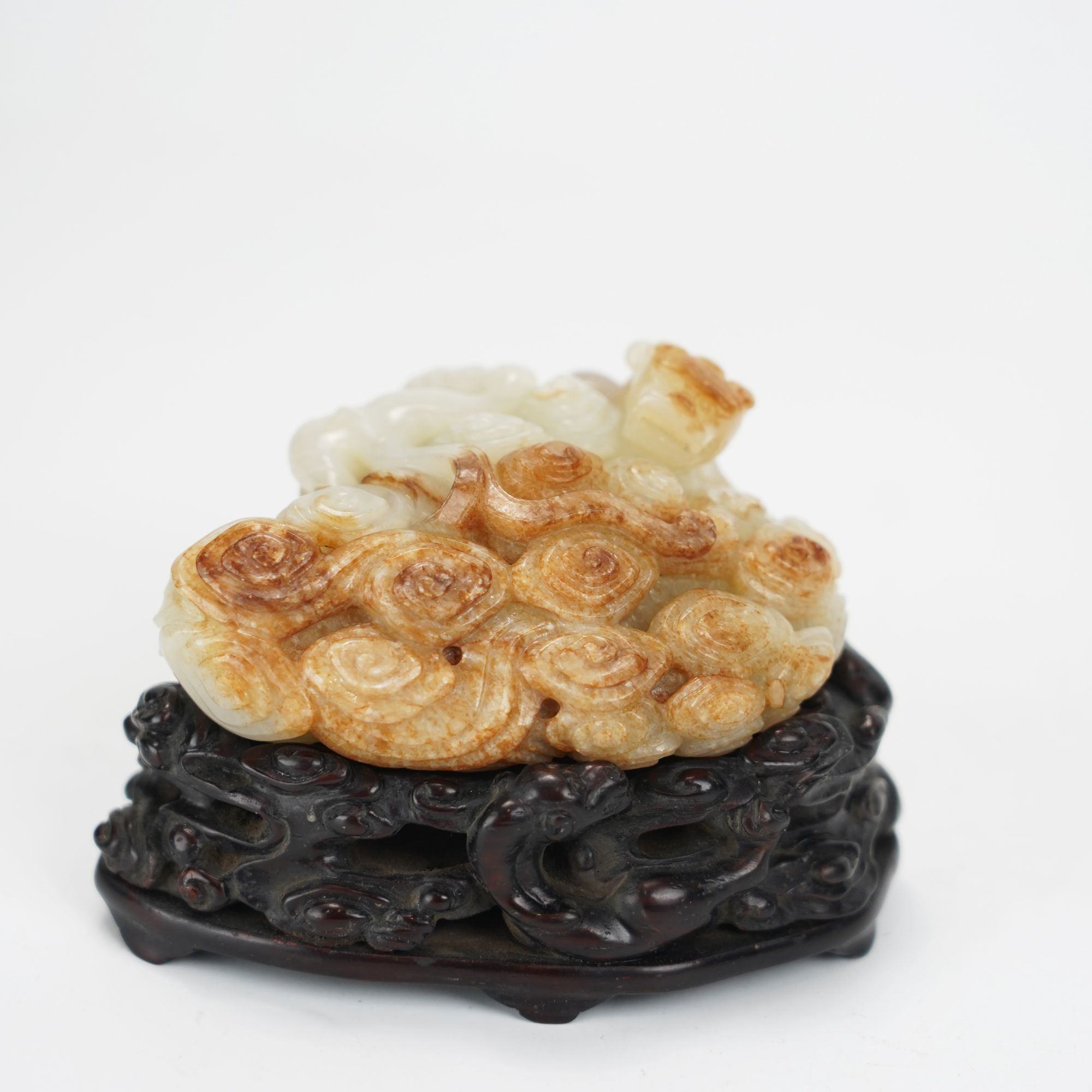 Lot025 清 玉如意螭龙纹摆件