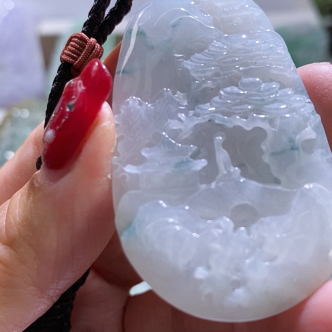 【闪购商品】翡翠颈饰未镶嵌山水