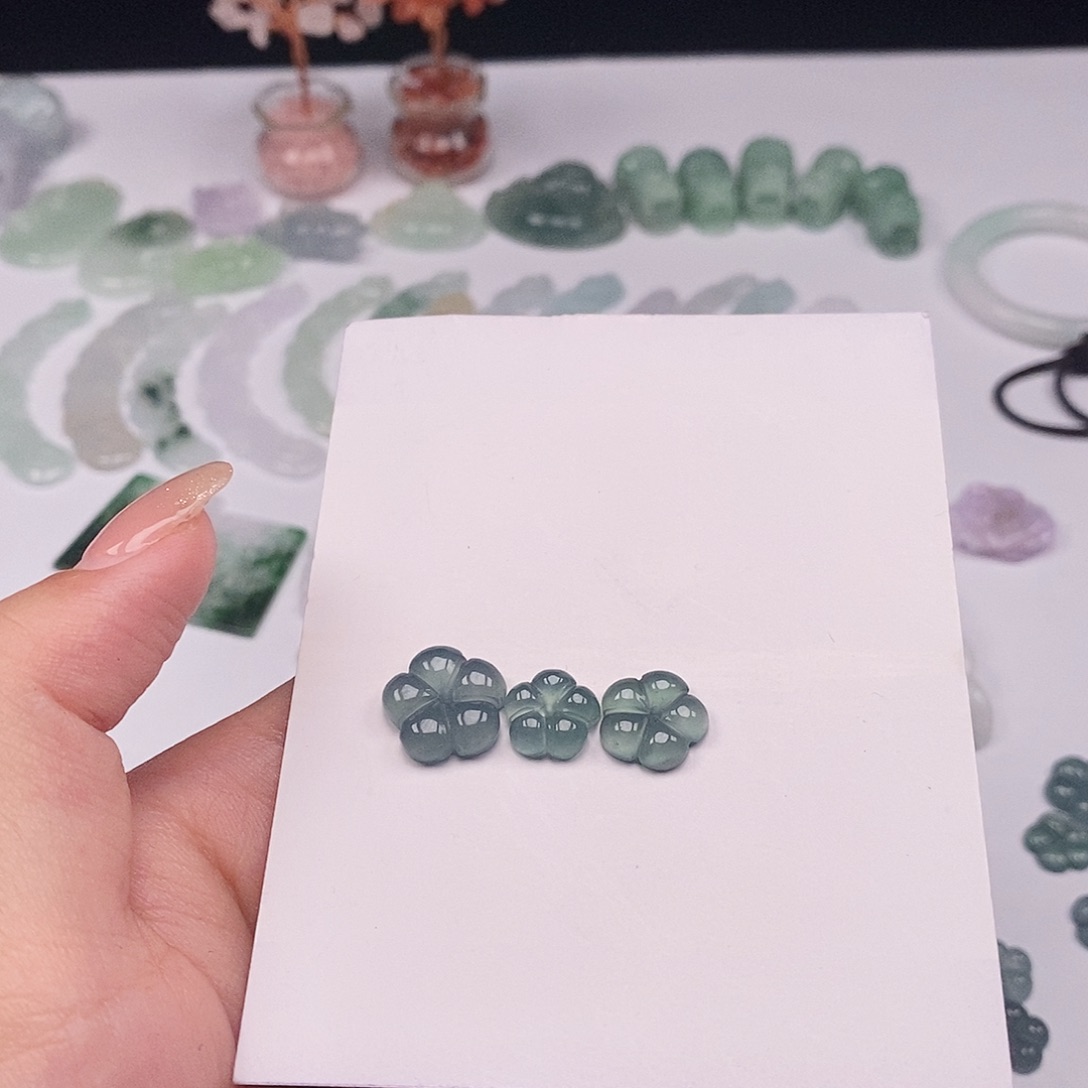 翡翠未镶嵌颈饰11