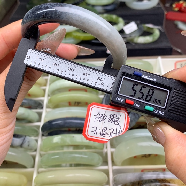 蛇纹石玉未镶嵌手镯加**芙2121