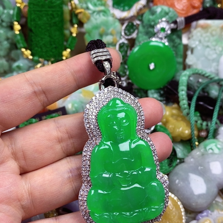 用***2翡翠未镶嵌吊坠(赠链)