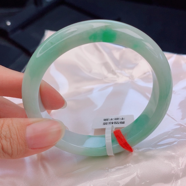 翡翠未镶嵌手镯56圈