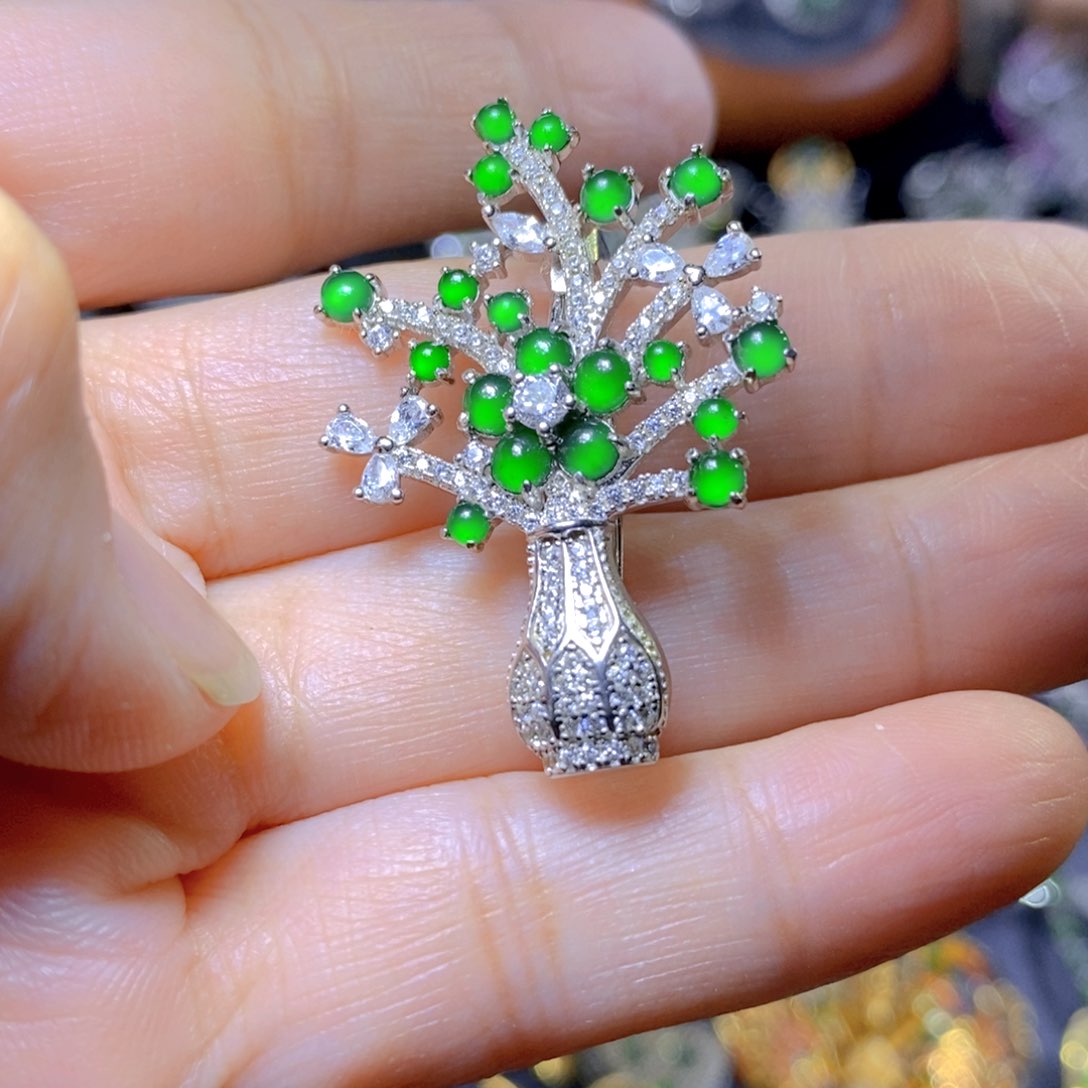 翡翠颈饰银S925镶嵌天然翡翠