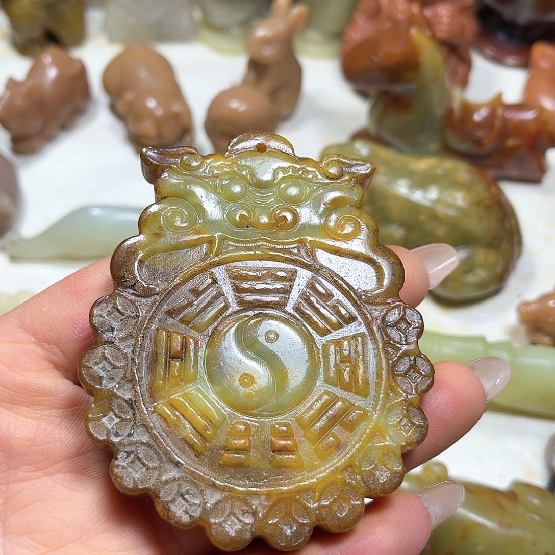 白玉菩提吊坠白玉菩提吊坠