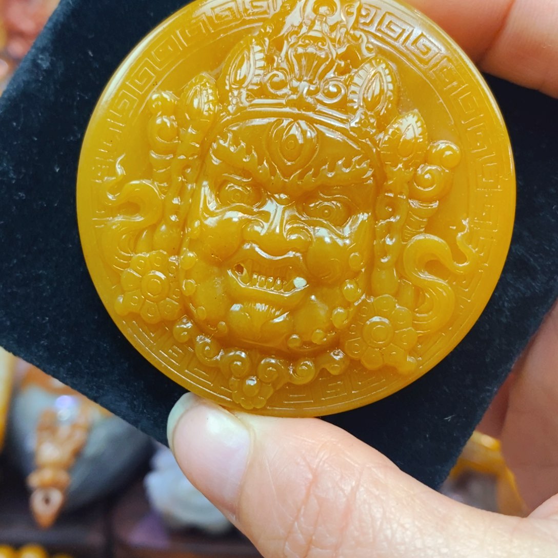 颈饰未镶嵌石英岩玉