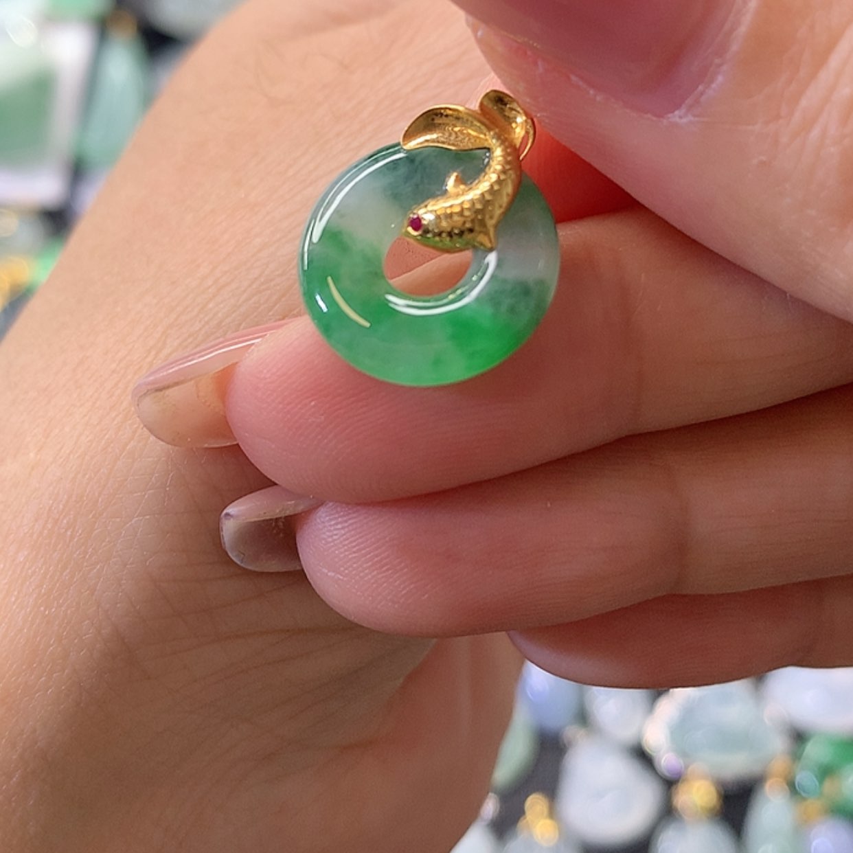 【闪购商品】翡翠吊坠(赠链)18K金镶嵌