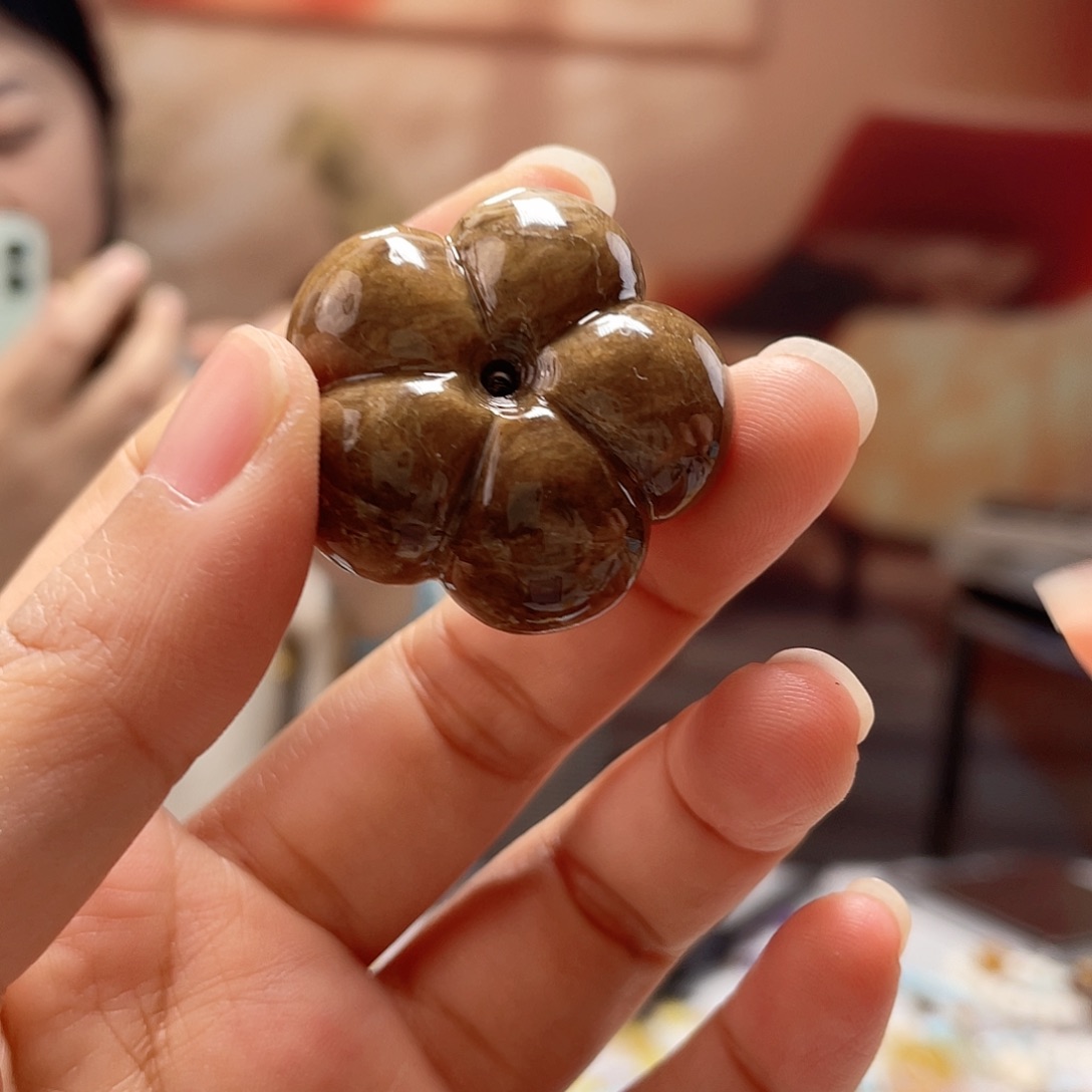 琥珀未镶嵌裸石吊坠