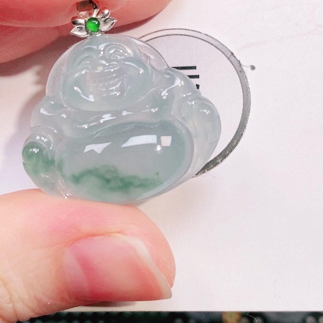 颈饰18K金镶嵌翡翠