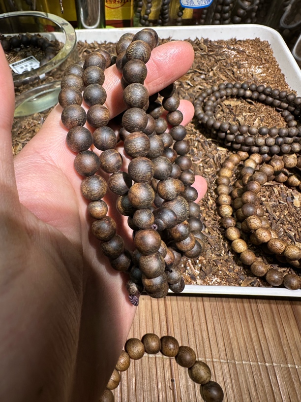 绿奇楠沉香08圆珠多圈