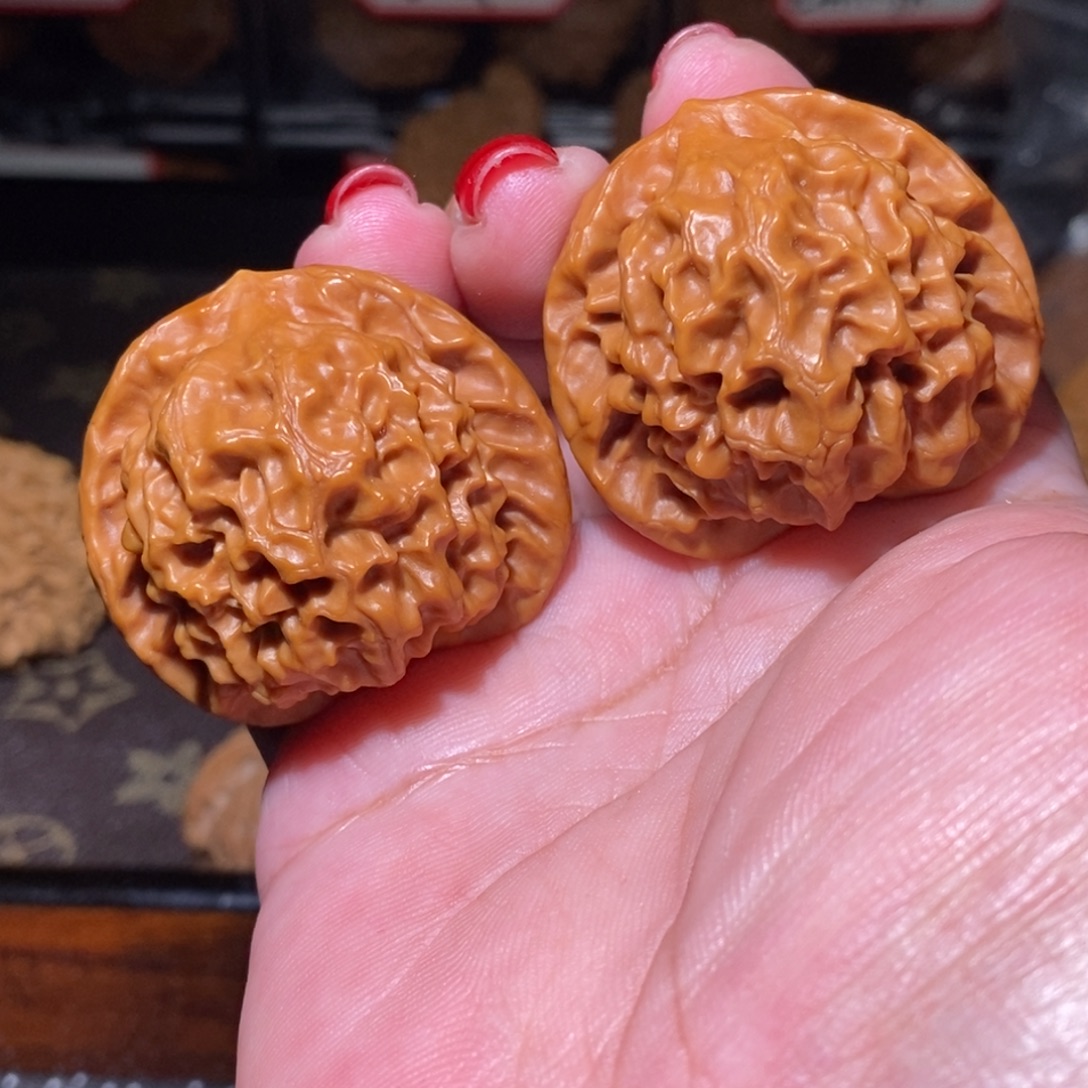 也***.文玩核桃把件龙鳞