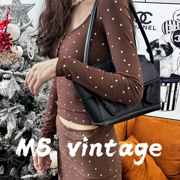 99新 BOTTEGA VENETA/葆蝶家 葆蝶家 黑色手提包