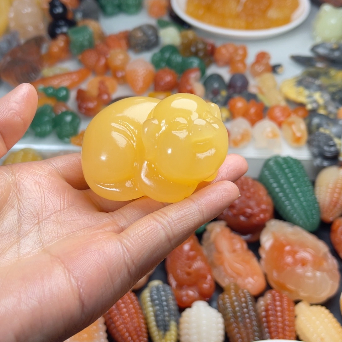 石英质玉（金丝玉）未镶嵌颈饰