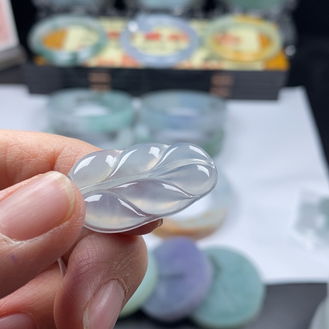 翡翠颈饰未镶嵌大*