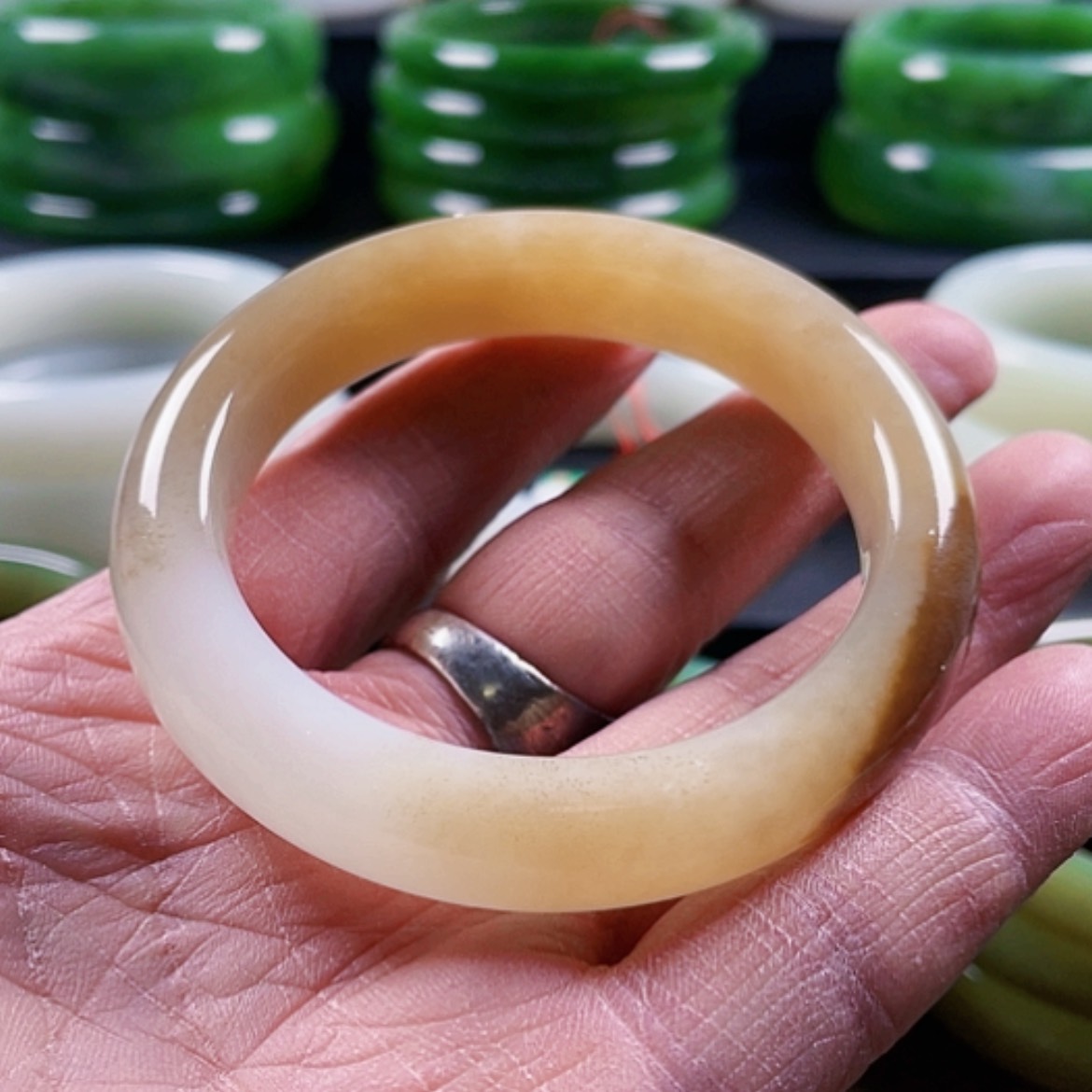 【闪购商品】和田玉手镯未镶嵌璀*